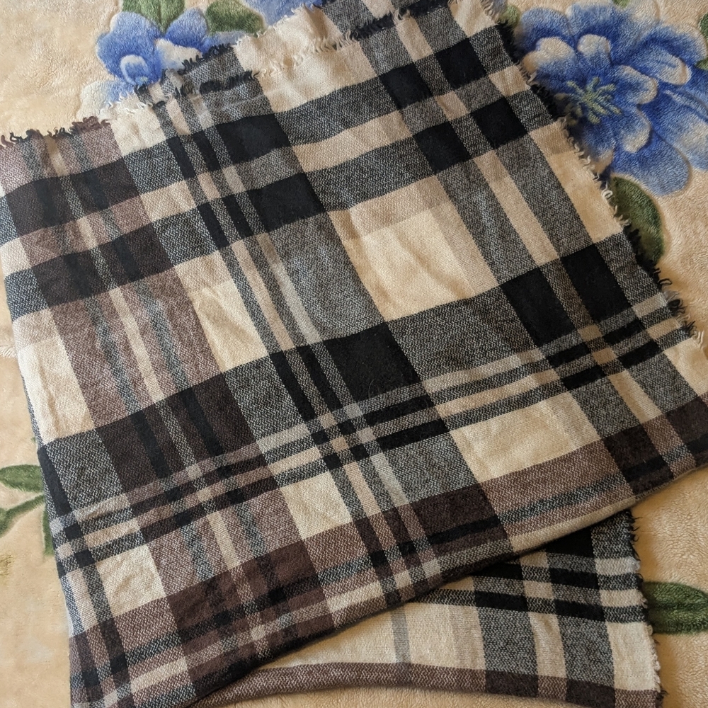 Plaid Checkered Scarf in Black and Brown